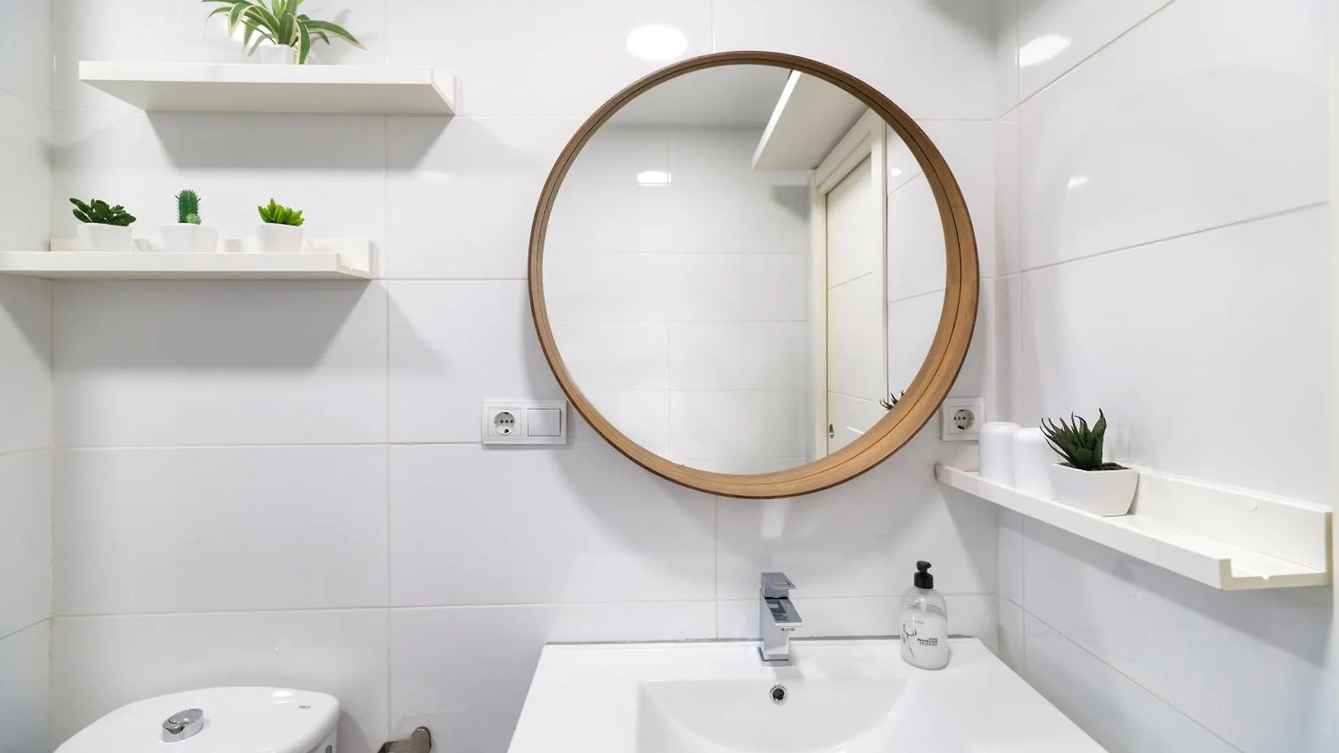 아파트 Apartamento A Pie De Calle Malaga Huelin